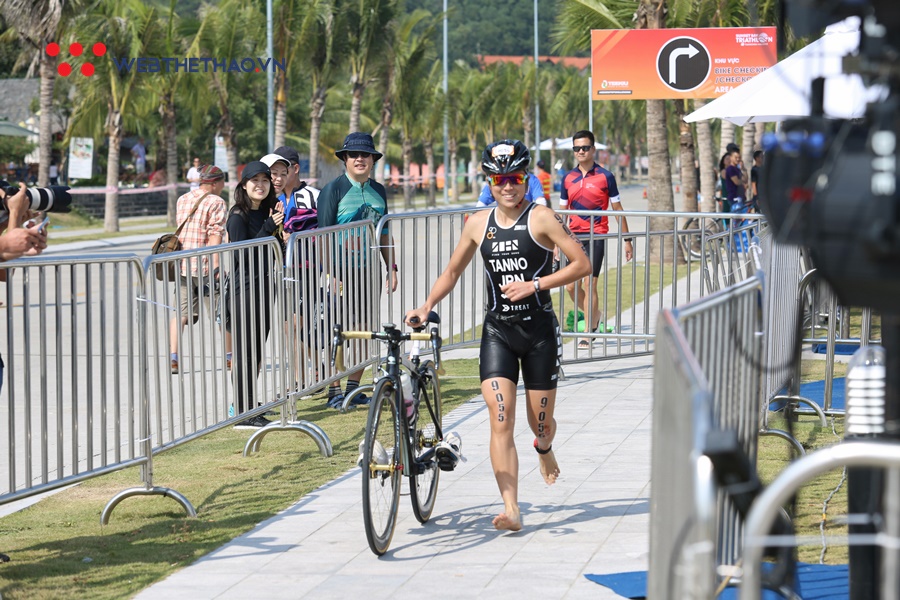 “Rái cá” tuyển thủ SEA Games 30 áp đảo đường đua Sunset Bay Triathlon 2019
